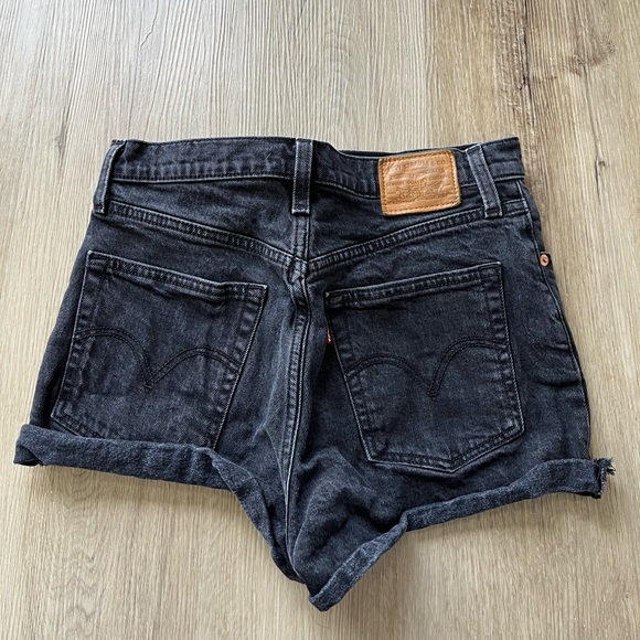 Levi’s shorts - Picture 2 of 2